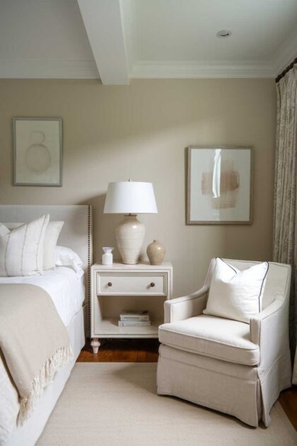 21 Beige Minimalist Bedroom Ideas: Serene Simplicity 26 Beige minimalist bedroom ideas