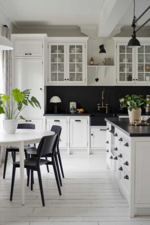 23 Stunning Black and White Kitchen Ideas for Timeless Style