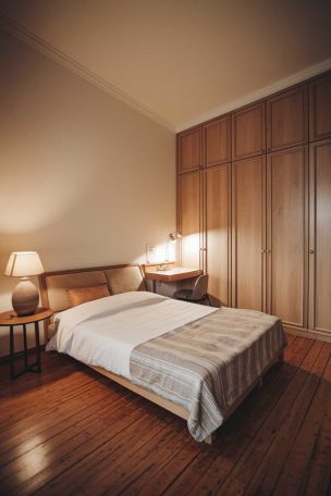 30 Minimalist Apartment Bedroom Ideas: Small Space Solutions