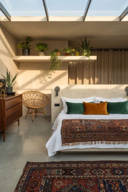 11 Stylish Modern Bohemian Bedroom Decor Ideas for Comfort 16 A modern bohemian bedroom decor