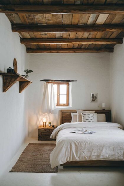 23 Scandinavian Rustic Bedroom Ideas & Designs 28 A Scandinavian rustic bedroom