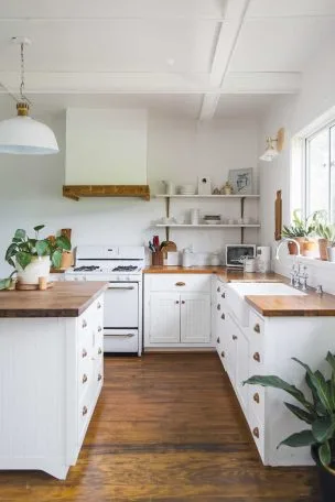 A white modern kitchen