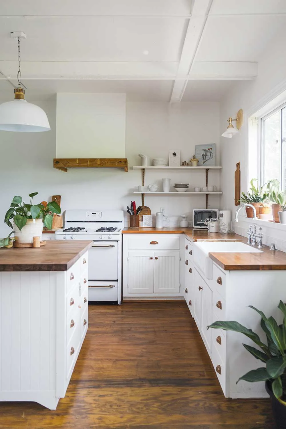 A white modern kitchen